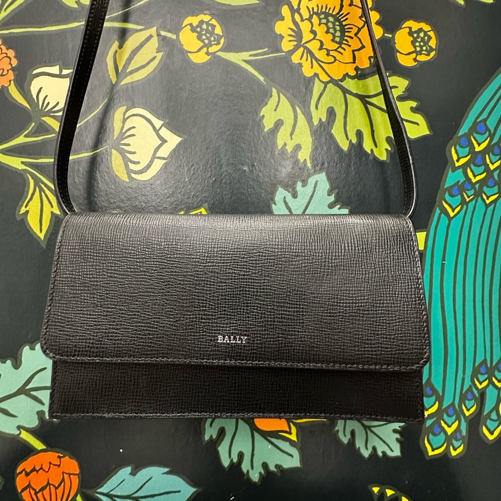 Bally Switzerland Pebbled Leather Wallet on Strap Crossbody – New Without Tags - Picture 4 of 12